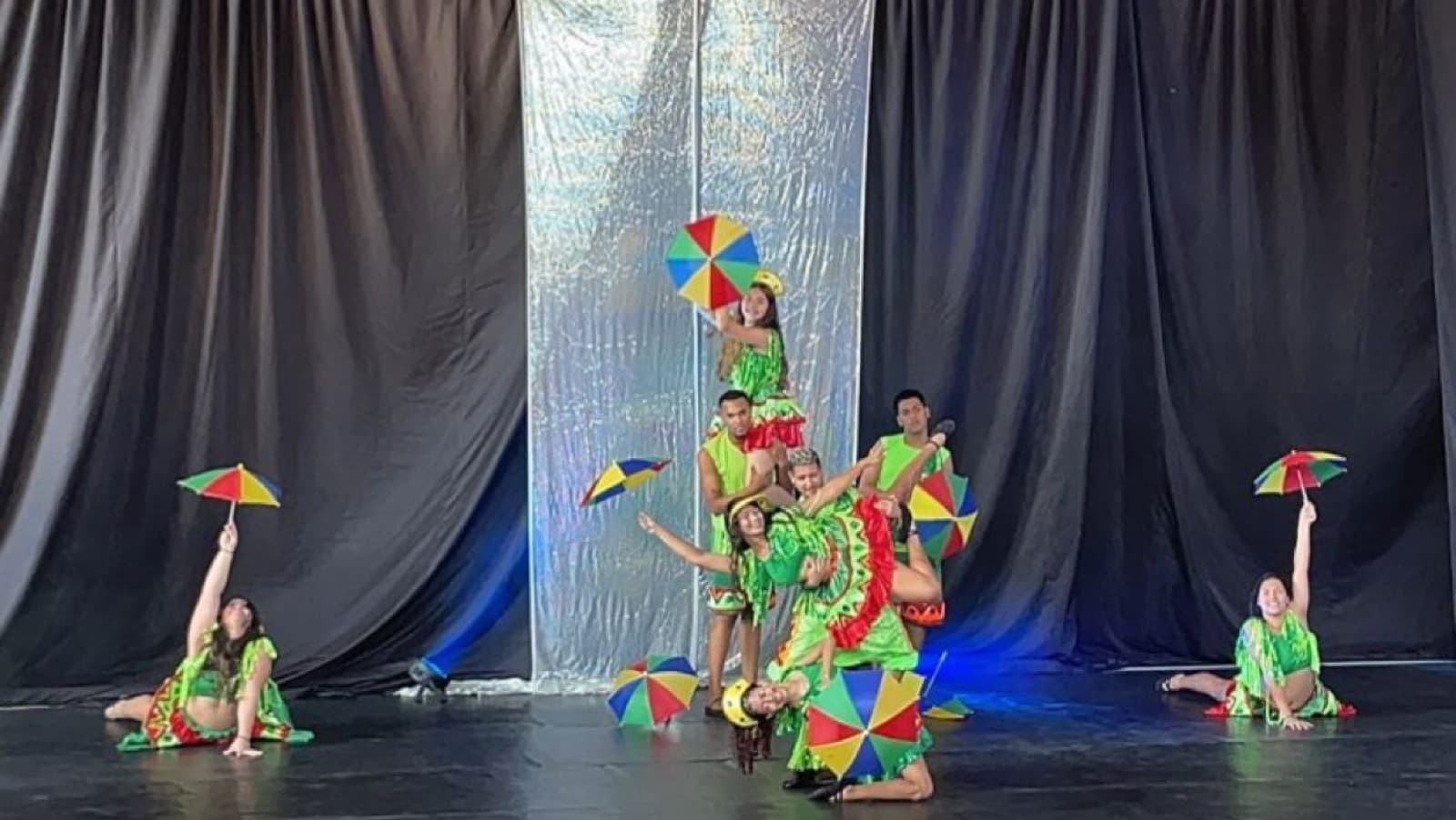 Apresentação de acrobacia